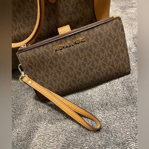 Michael Kors wristlet wallet